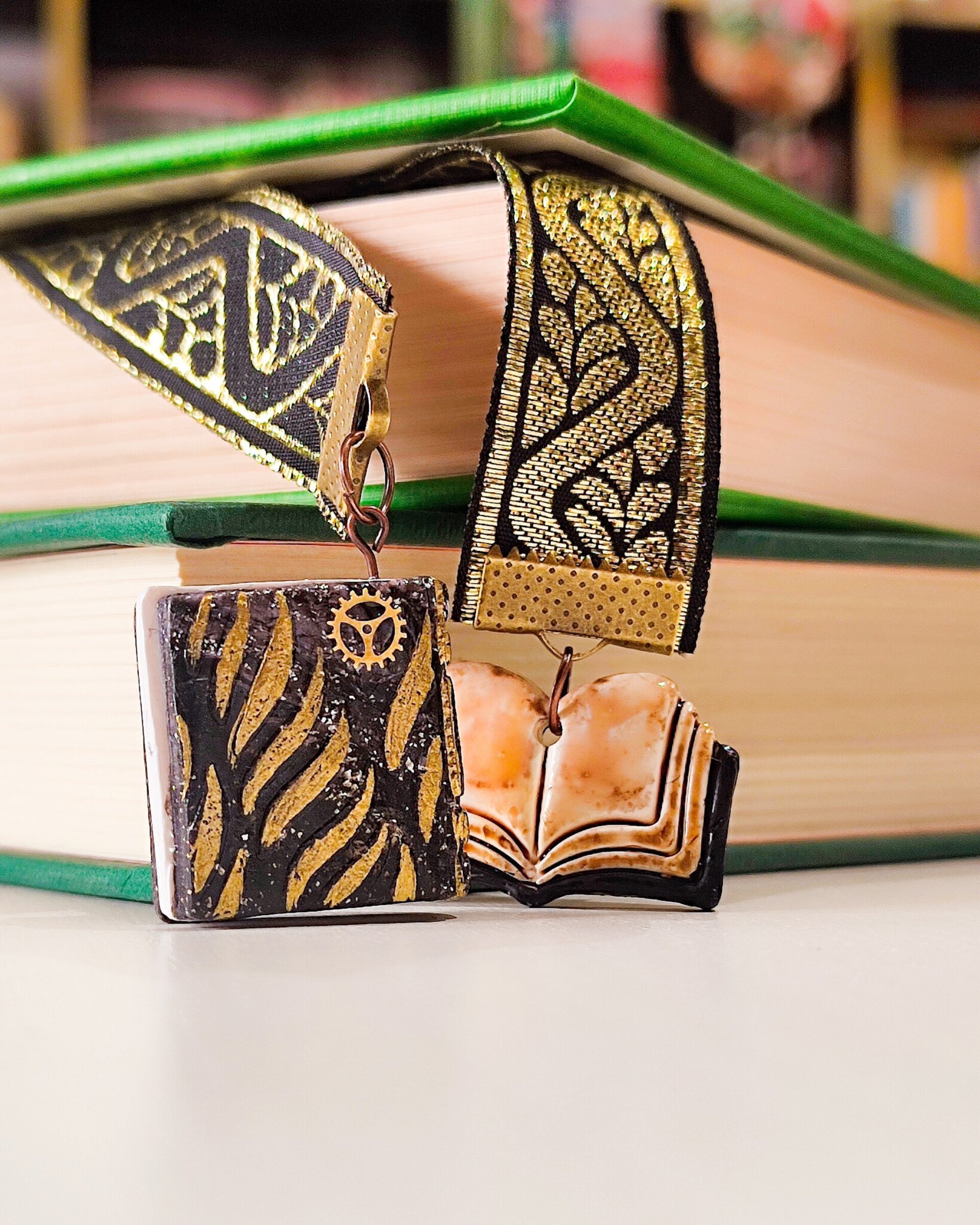 Marcapáginas El Libro Dorado - 1