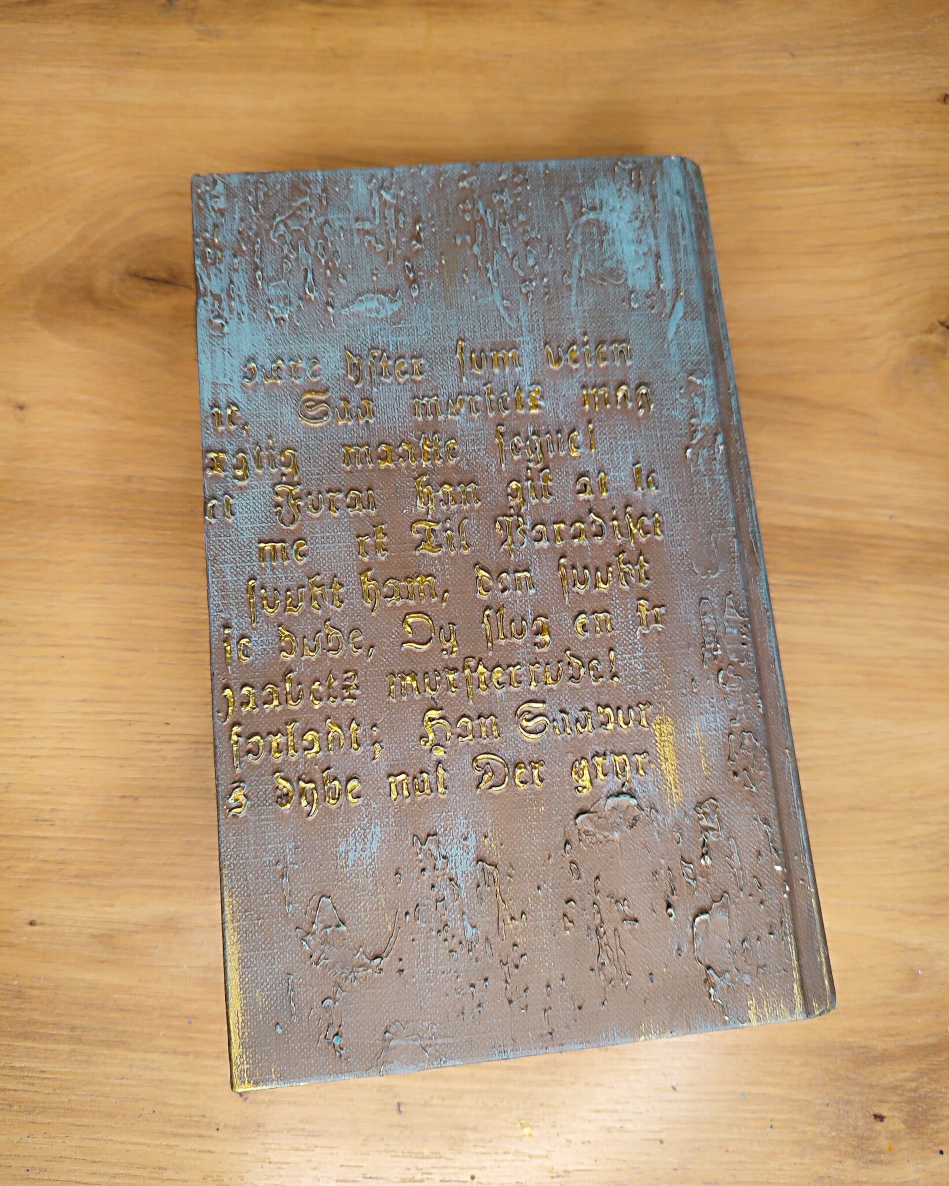 Libro intervenido “El Golem” – Gustav Meyrink | Cubierta artística mixed media - 2