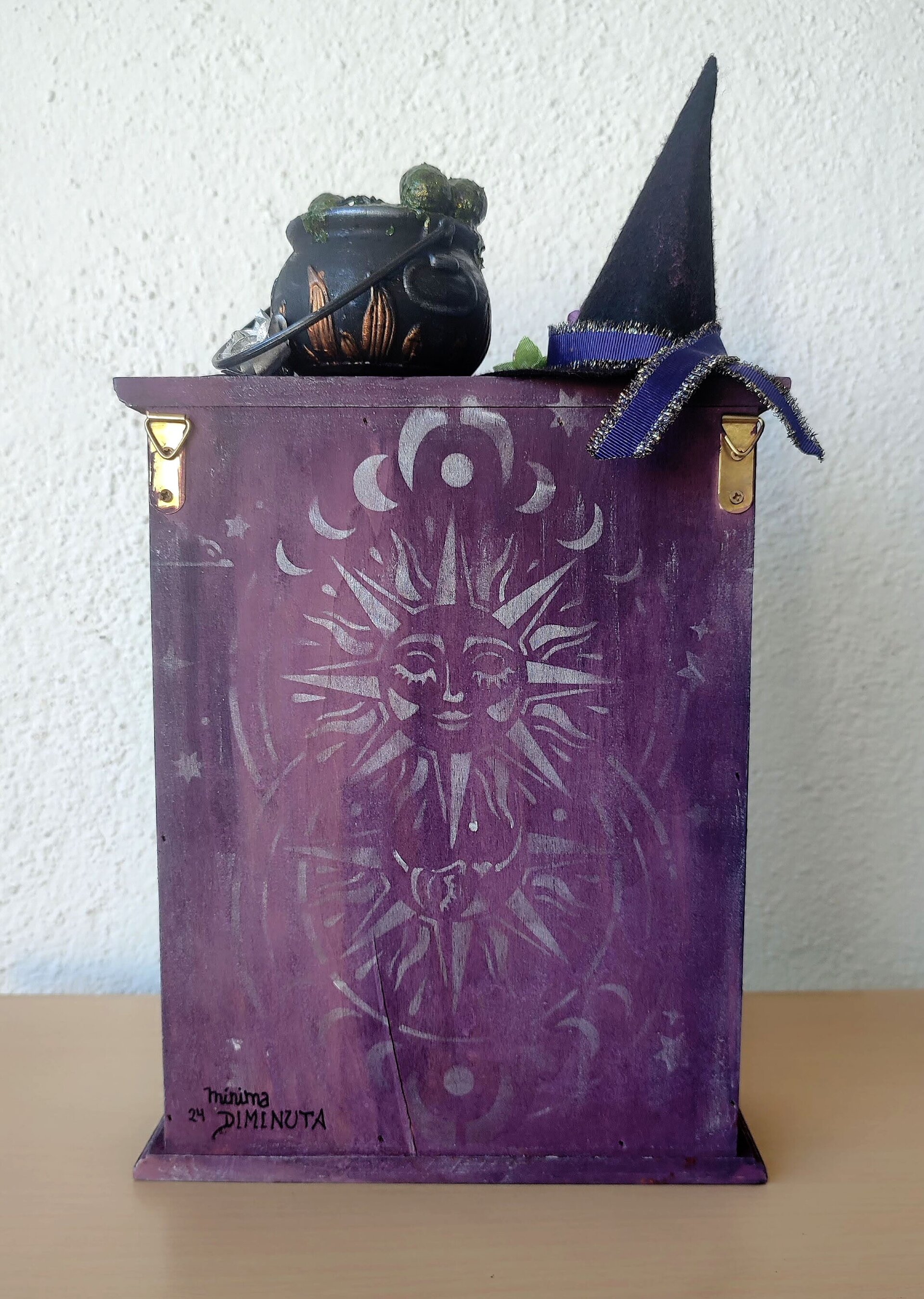Gabinete de bruja - 5